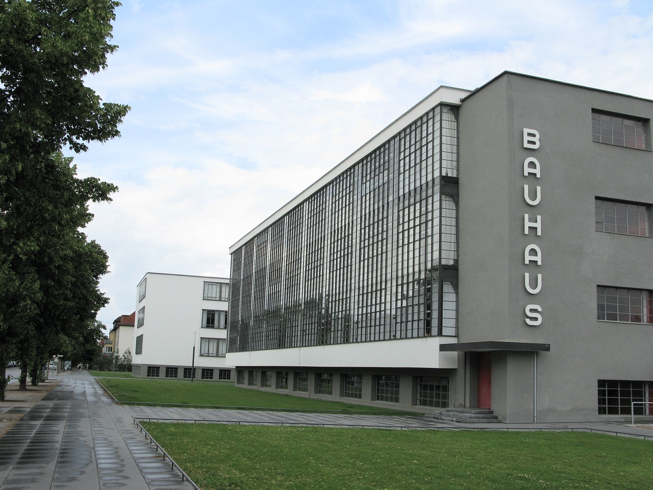 What is Bauhaus Architecture?