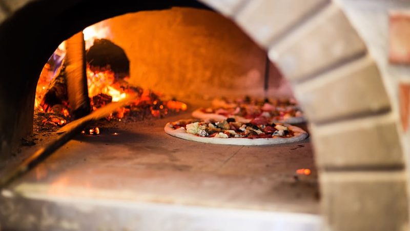 How to Build an Outdoor Pizza Oven?