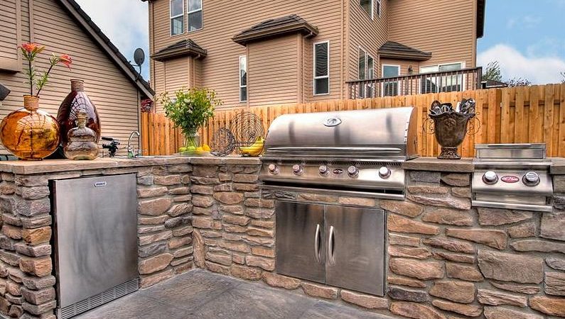 Top 14 Small Outdoor Kitchen Ideas For Your Backyard