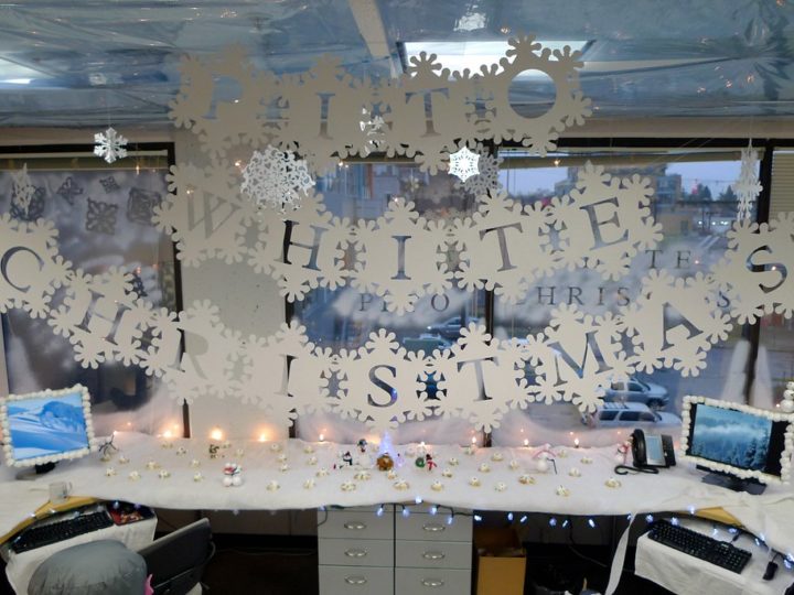 Stupefying Office Christmas Decoration Ideas To Enliven The Celebration